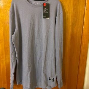 Men’s long sleeve under Armour shirt